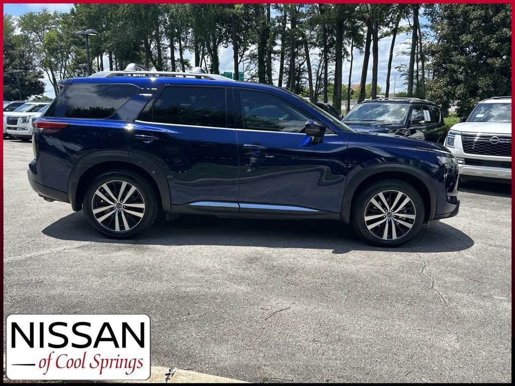 Used 2023 Blue Nissan Platinum image 8