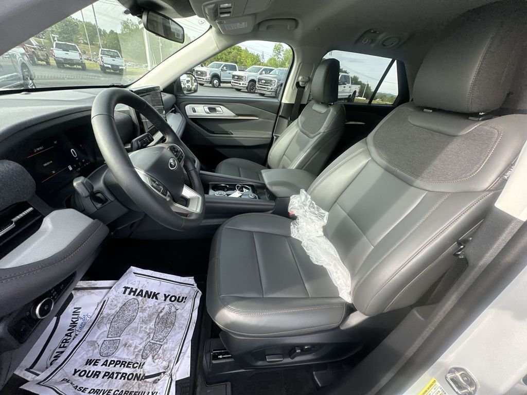New 2026 Space White Metallic Ford Active image 17