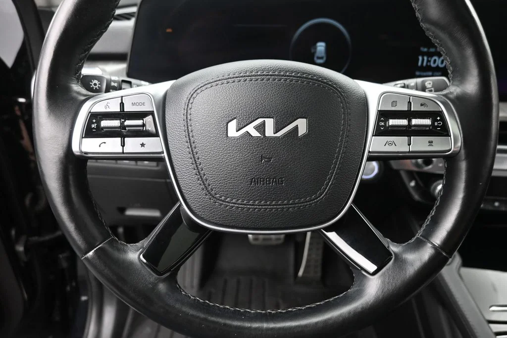 Certified Used 2023 Black Kia SX image 19
