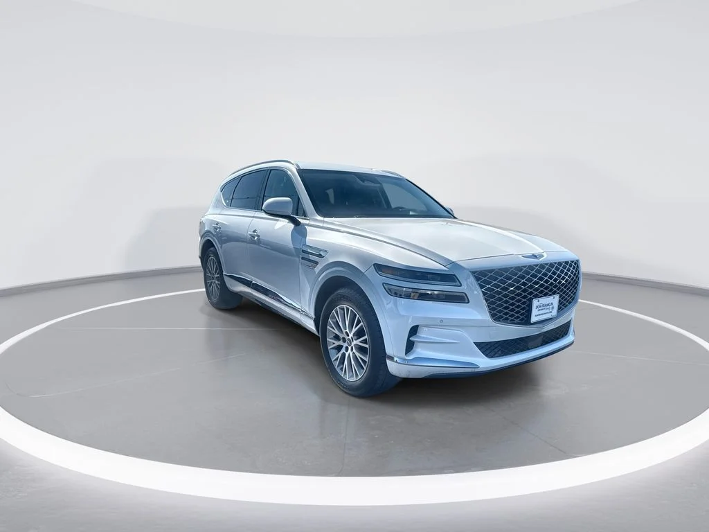 Used 2024 White Genesis 2.5T image 2