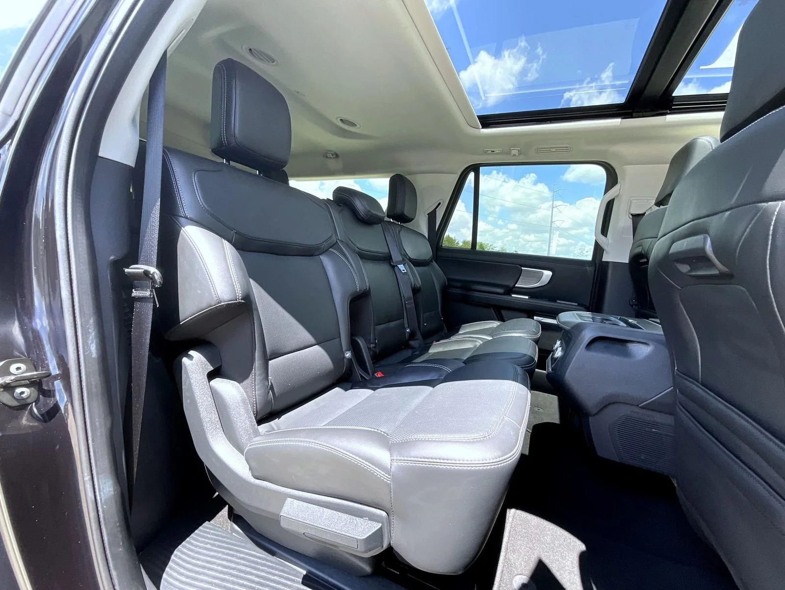 Used 2025 Black Ford Platinum image 22