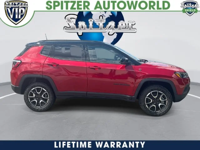New 2026 Red Hot Pearl-Coat Exterior Paint Jeep Trailhawk image 11