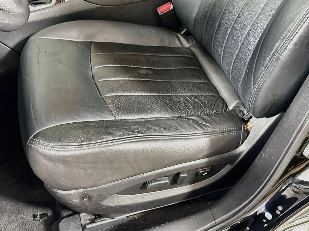 Used 2015 Black Obsidian INFINITI Journey image 24