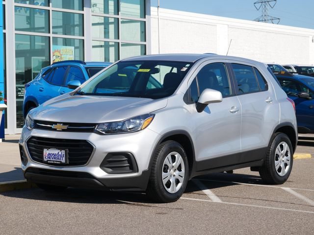 Used 2018 Chevrolet Trax LS with VIN KL7CJKSBXJB586942 for sale in Roseville, Minnesota
