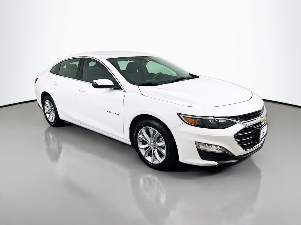 Used 2025 Summit White Chevrolet LT image 3