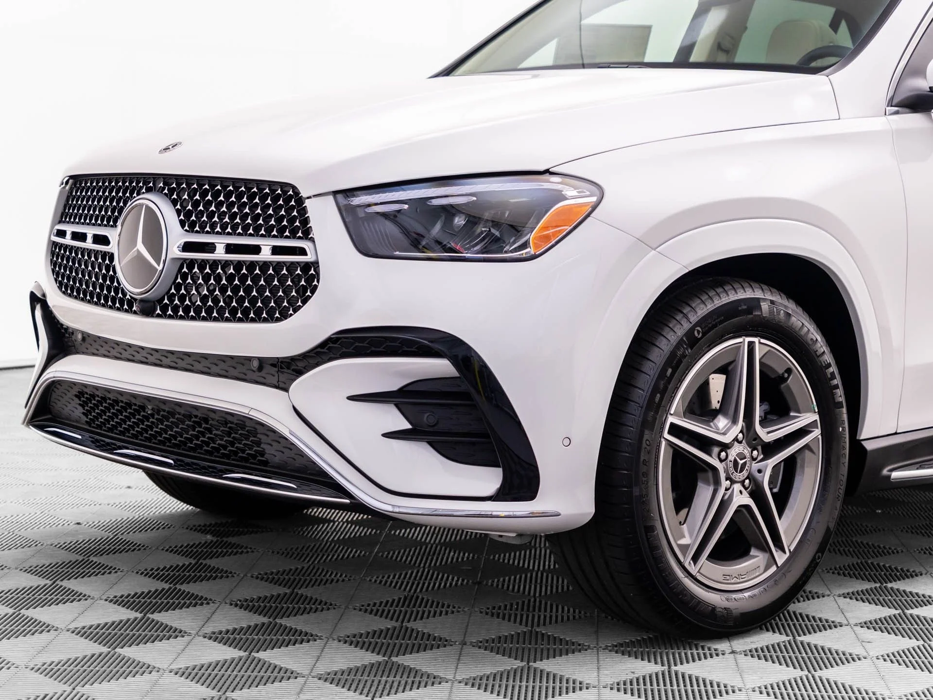 New 2026 White Mercedes-Benz GLE 450 image 39