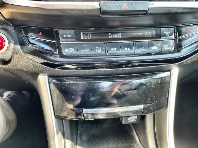 Used 2016  Honda EX image 26