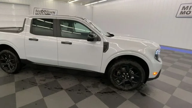 New 2026 Space White Metallic Ford XLT image 9