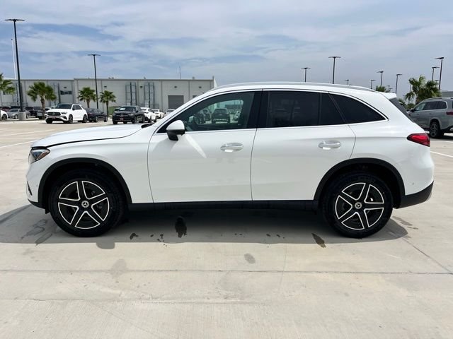 New 2026 Polar White Mercedes-Benz GLC 300 image 4
