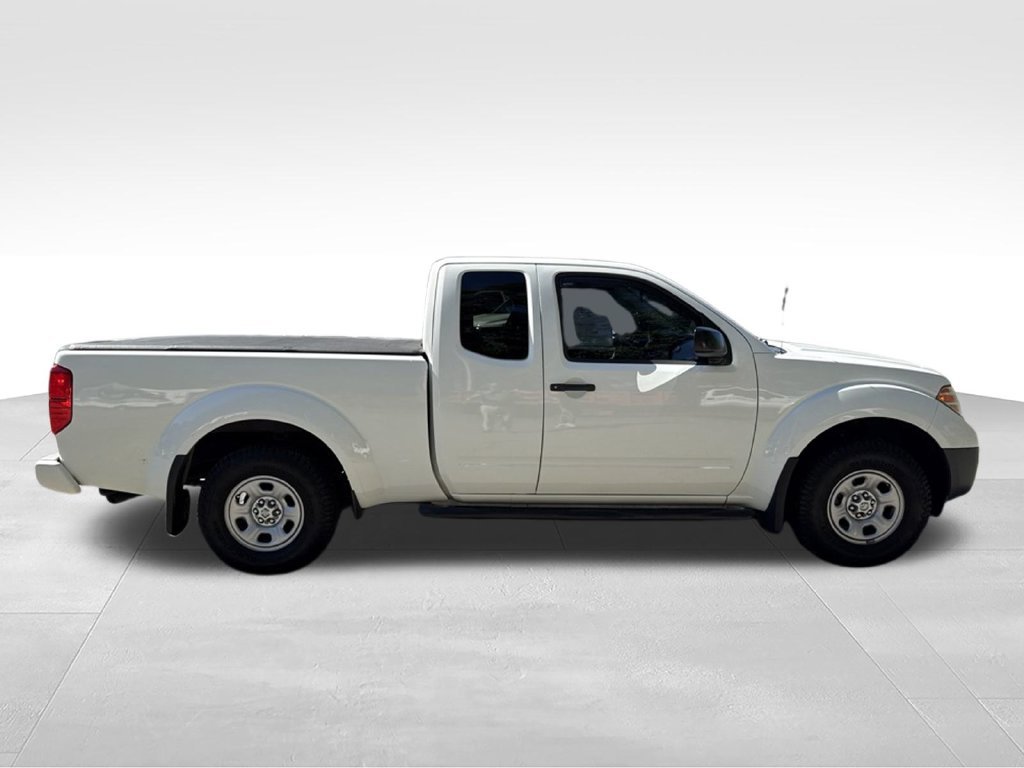 Used 2019 White Nissan S image 5