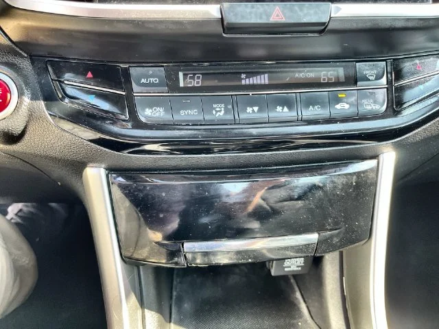 Used 2016  Honda EX image 26