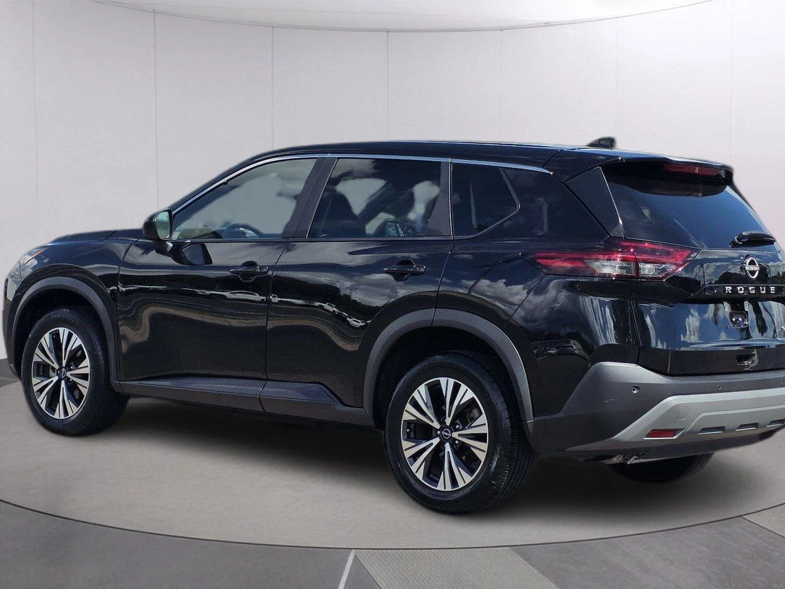 Used 2023 Super Black Nissan SV image 7
