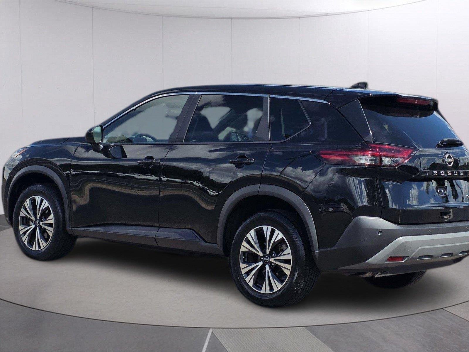 Used 2023 Super Black Nissan SV image 7