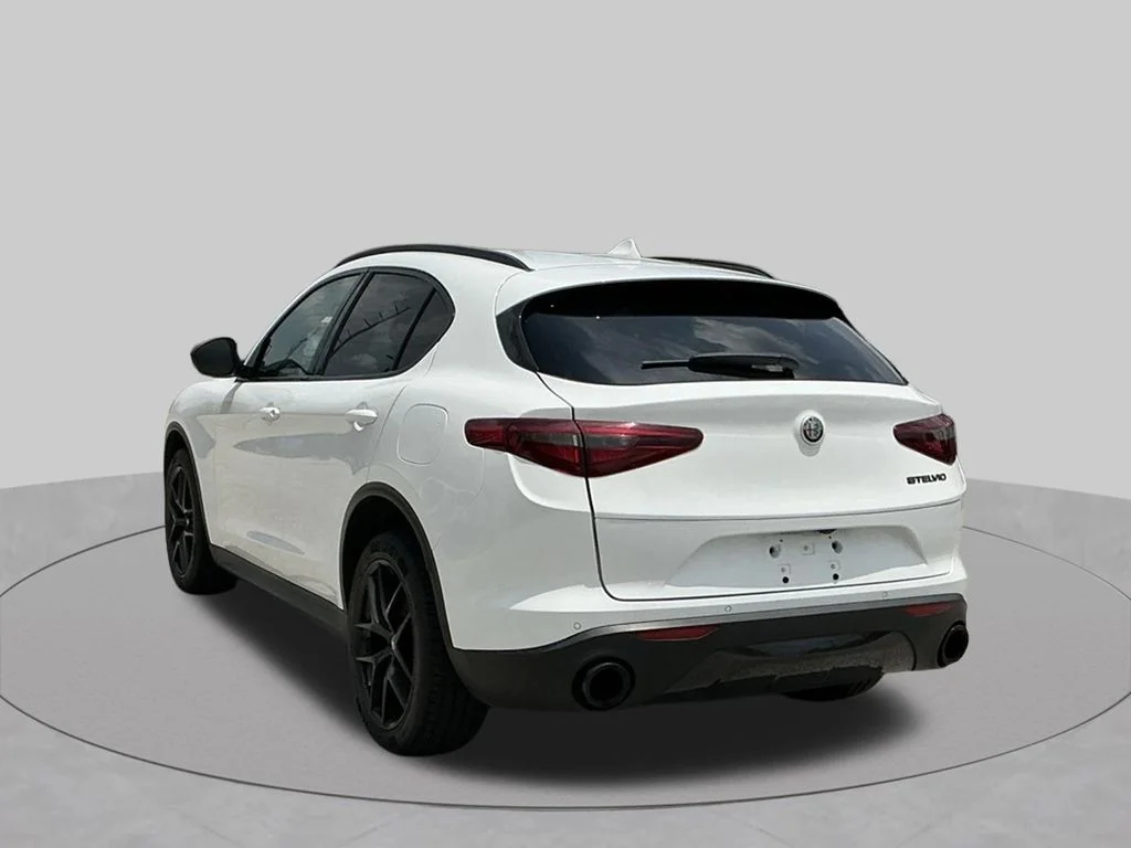 Used 2019 White Alfa Romeo Base image 7