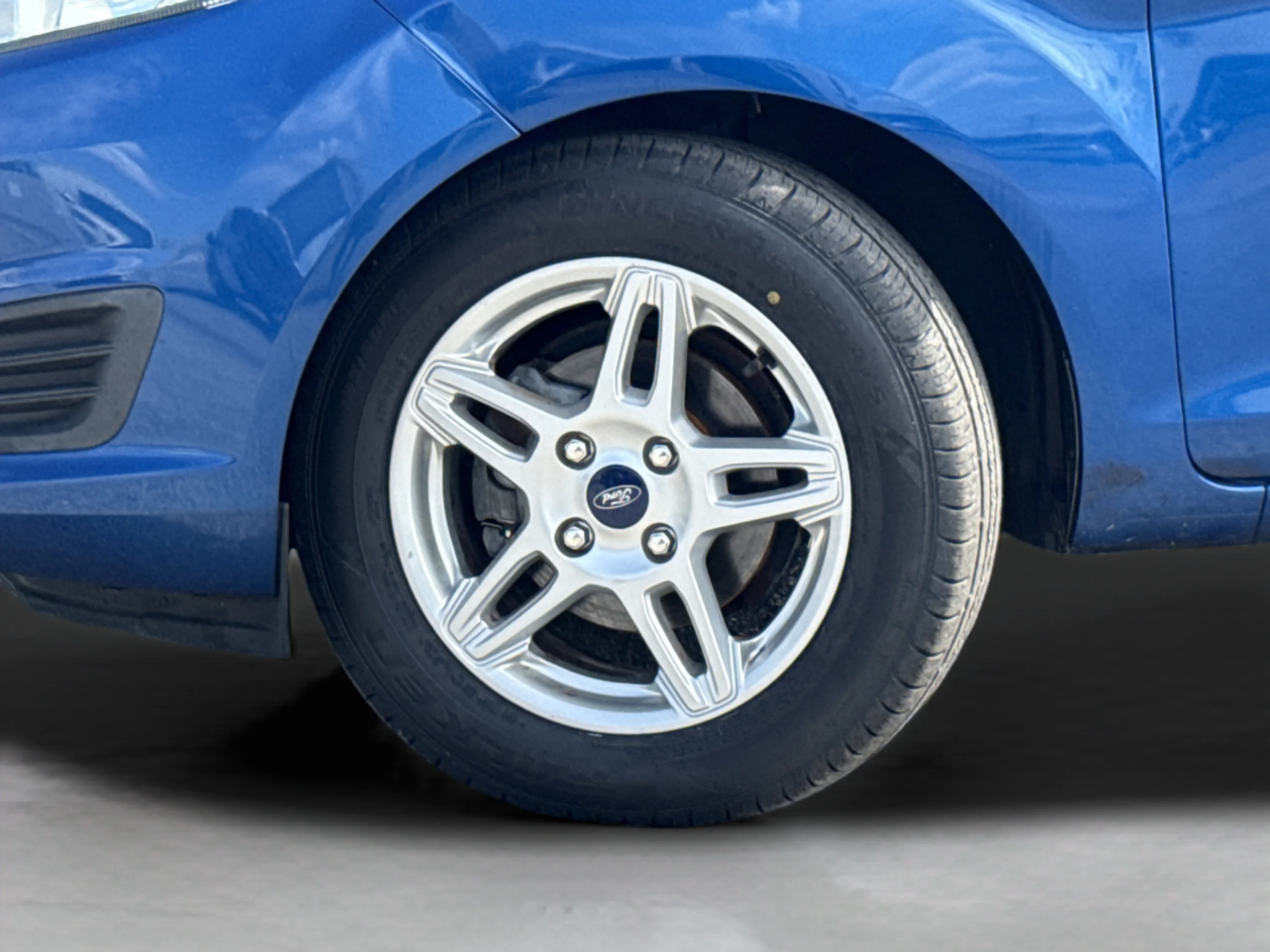 Used 2018 Lightning Blue Metallic Ford SE image 44