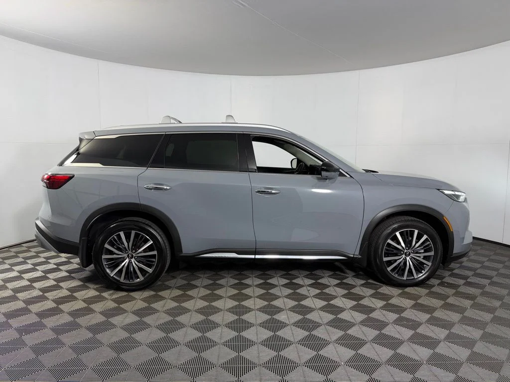 Certified Used 2025 Gray INFINITI Sensory image 2