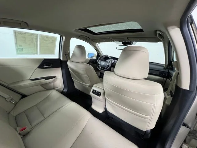 Used 2015 Champagne Frost Pearl Honda EX-L image 40