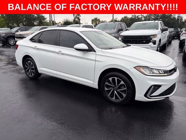 Used 2025 White Volkswagen 1.5T S image 1