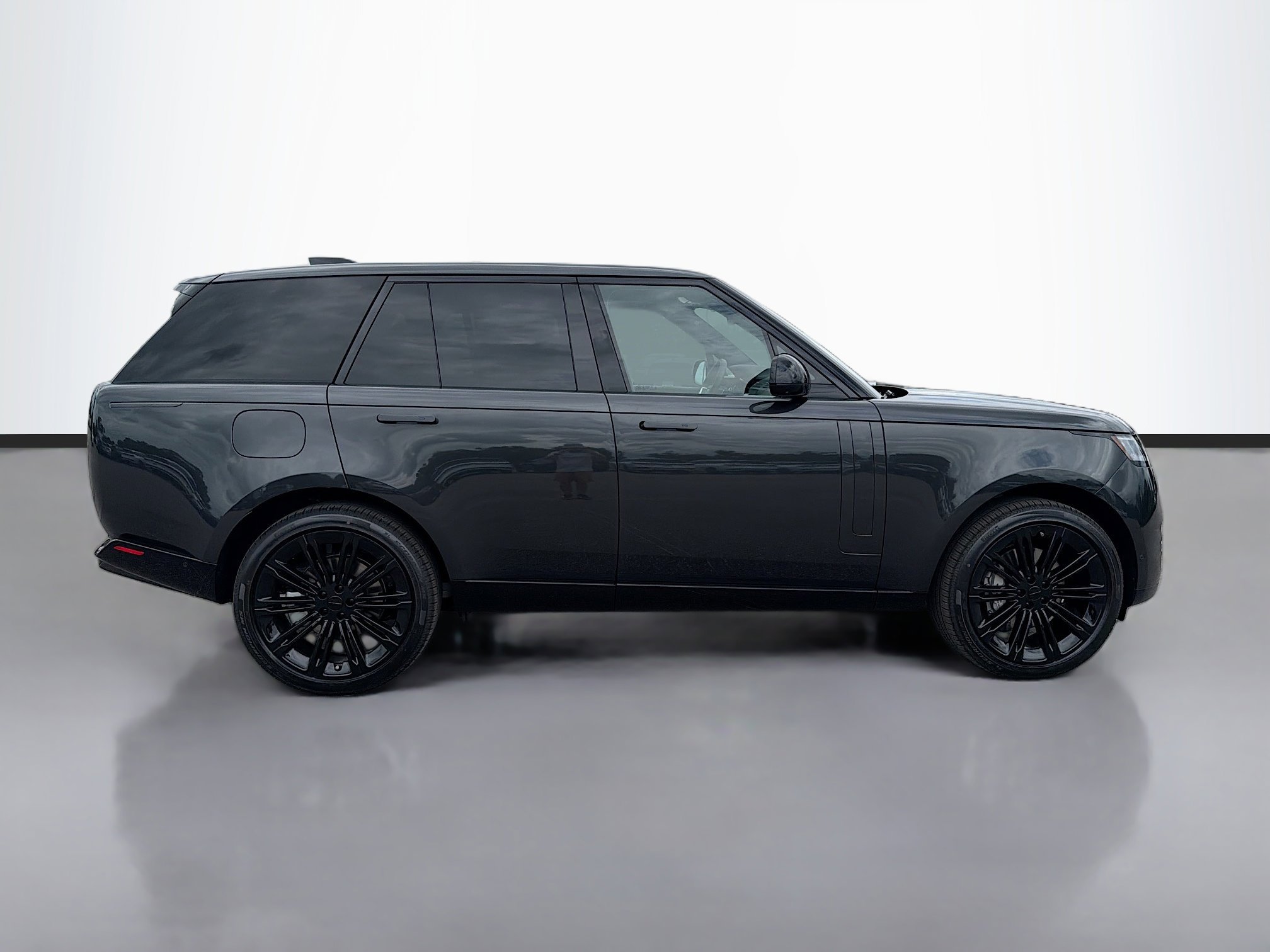 New 2026 Carpathian Grey Land Rover SE image 6