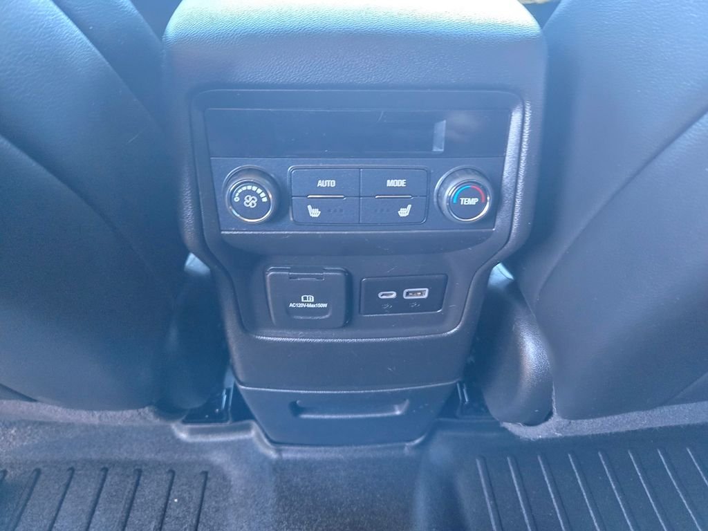 Used 2023 White GMC AT4 image 10
