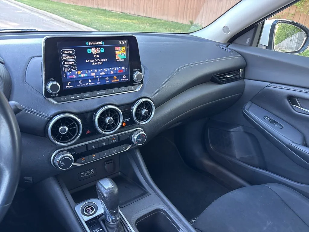 Used 2022 Aspen White Nissan SV image 31