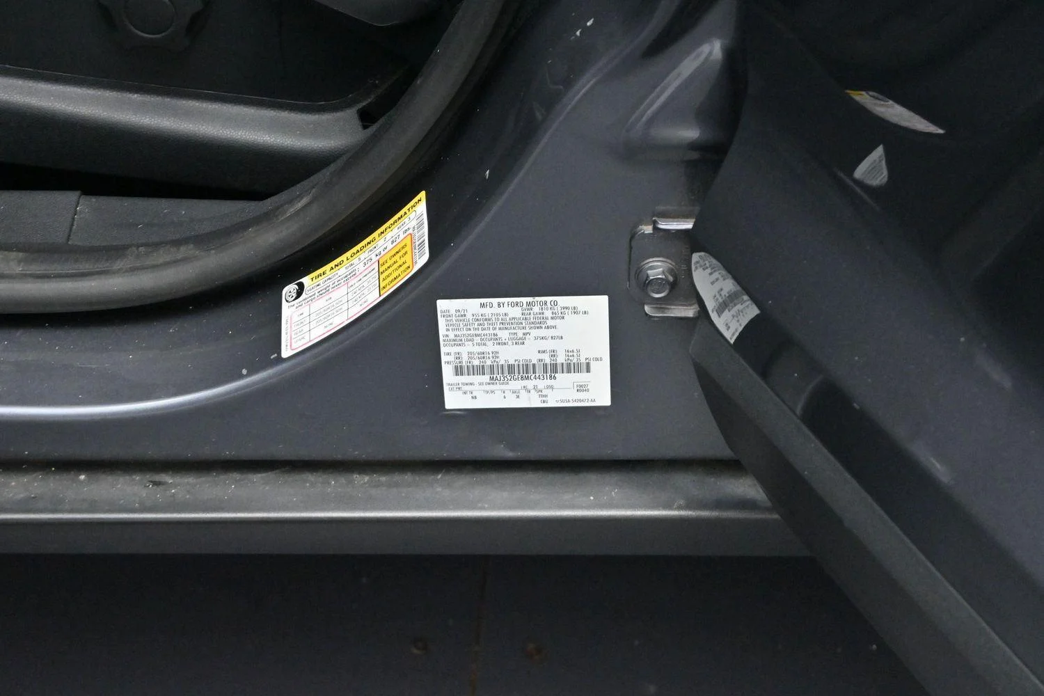 Used 2021 Smoke Ford SE image 36
