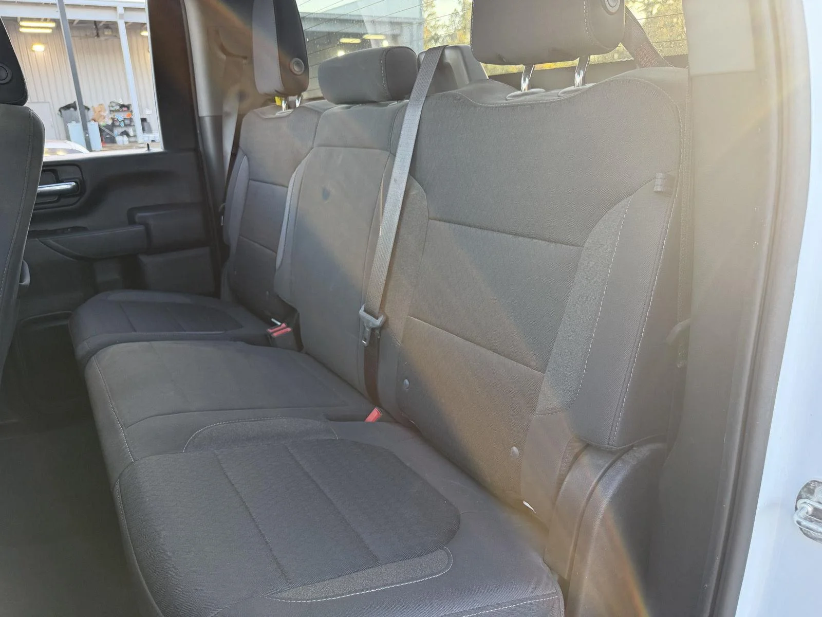 Used 2023 white Chevrolet Custom image 19
