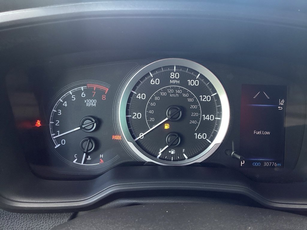 Used 2020 White Toyota LE image 11