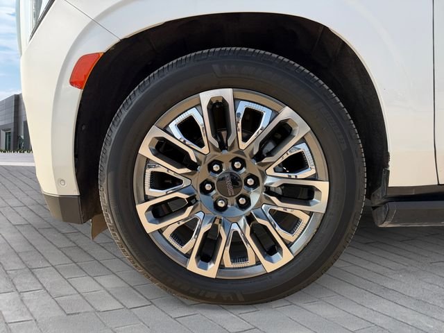 Used 2023 White GMC Denali Ultimate image 9