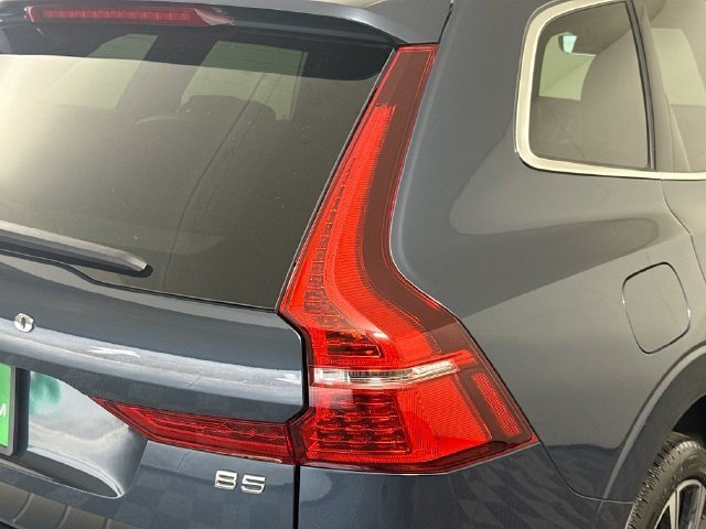 Used 2023 Denim Blue Metallic Volvo Ultimate Bright Theme image 30