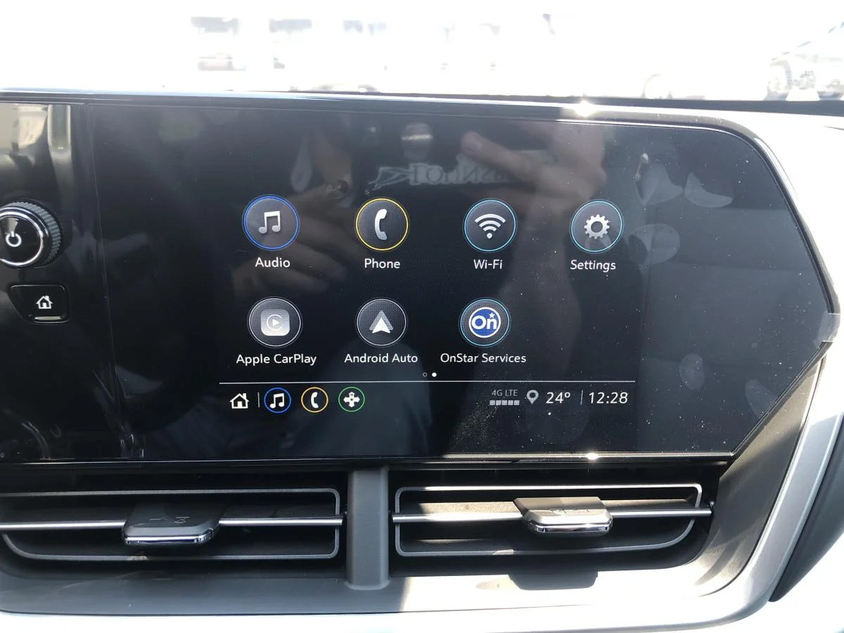 New 2026 Black Chevrolet Fwd 4dr 1rs image 15