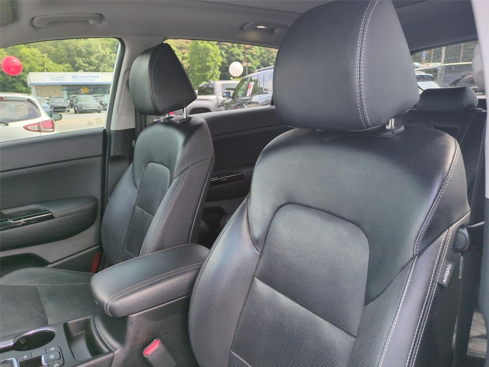 Used 2022 Snow White Pearl Kia EX image 18