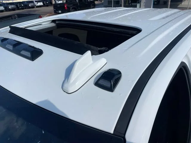 Used 2025 Summit White GMC AT4 image 8
