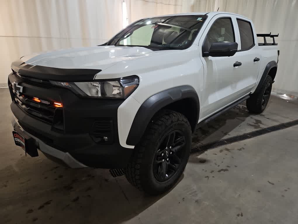 Used 2025 Summit White Chevrolet Trail Boss image 2