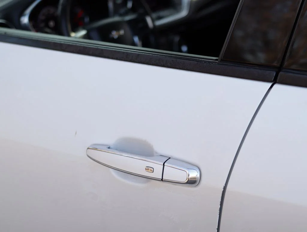 Used 2022 Iridescent Pearl Tricoat Chevrolet Premier image 40