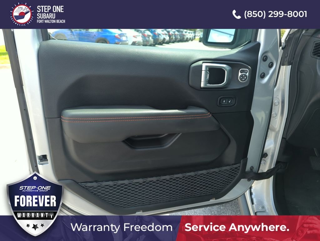 Used 2023 Silver Jeep Mojave image 18