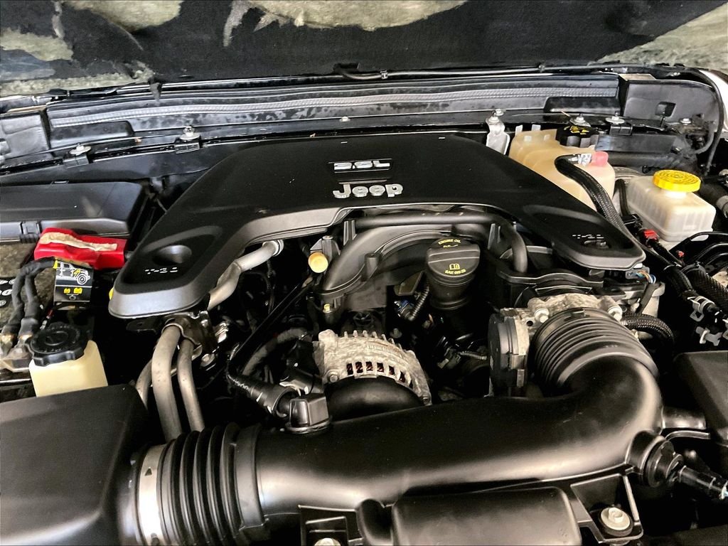 Used 2019 Black Jeep Unlimited Rubicon image 33