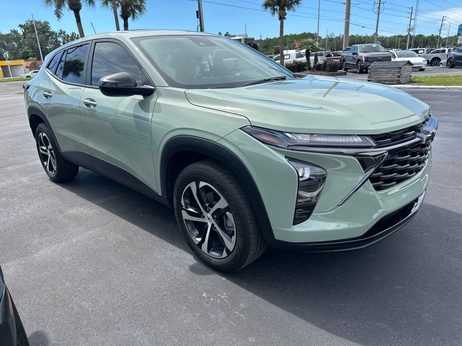 Used 2024 Green Chevrolet 1RS image 1