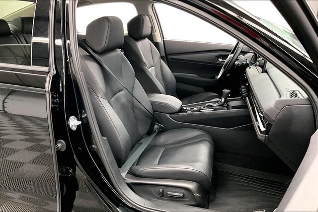 Used 2025 Crystal Black Pearl Honda Touring image 8