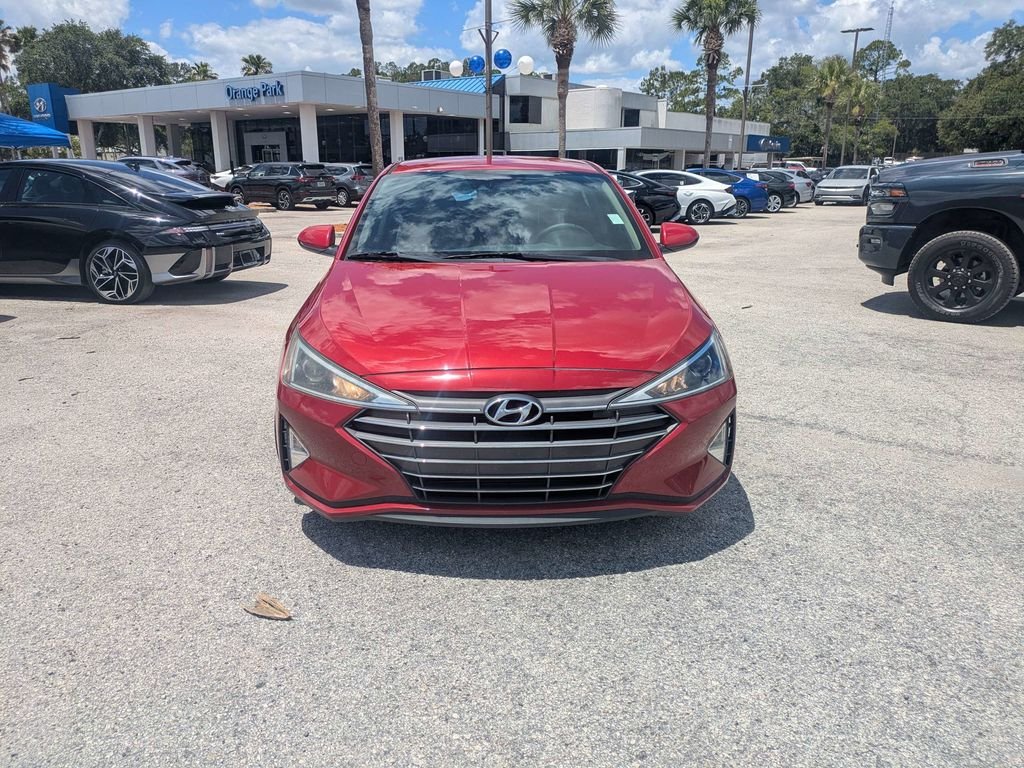 Used 2020 Red Hyundai SE image 8