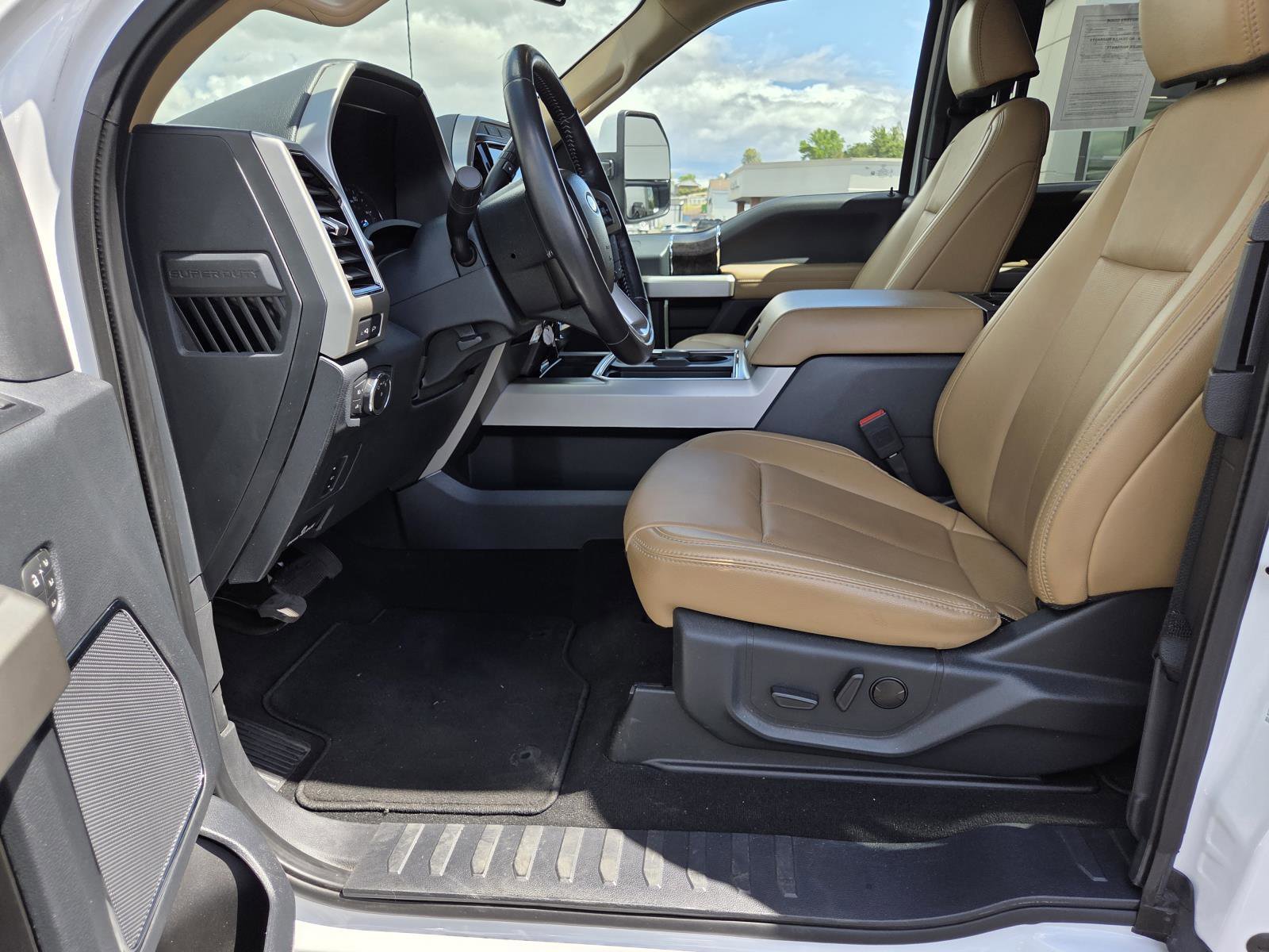 Used 2022 Oxford White Ford LARIAT image 10