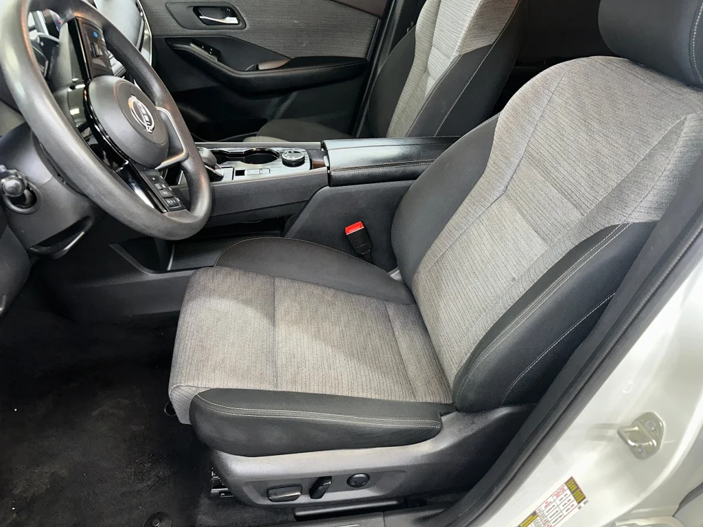 Certified Used 2023 Pearl White Tricoat Nissan SV image 5