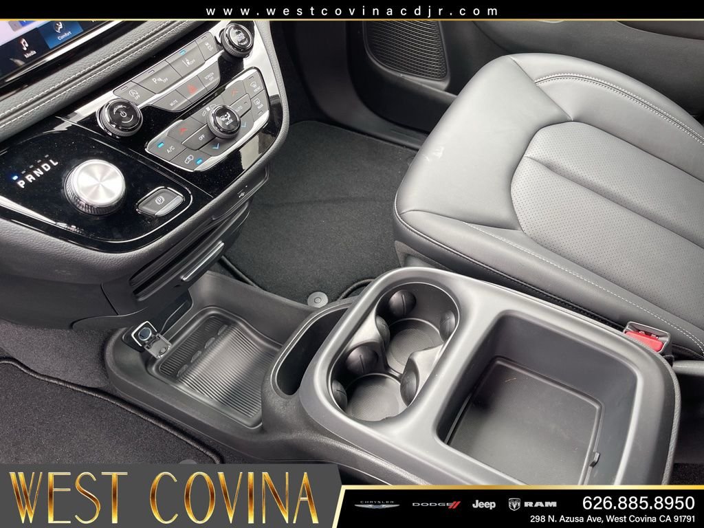 New 2026 Diamond Black Crystal Pearl-Coat Exterior Paint Chrysler Select image 19