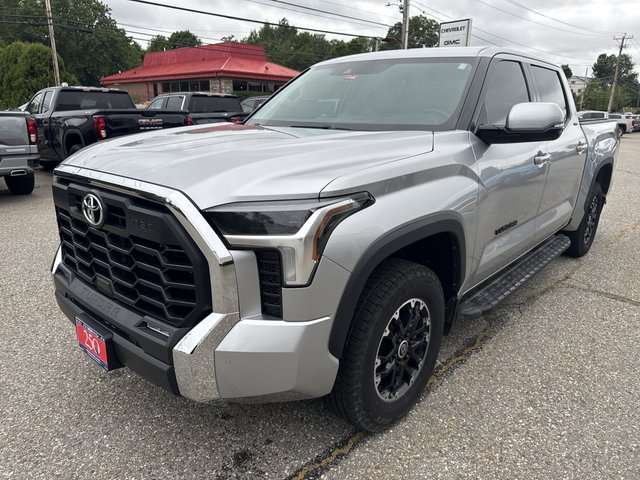 2022 Toyota Tundra 4WD SR5