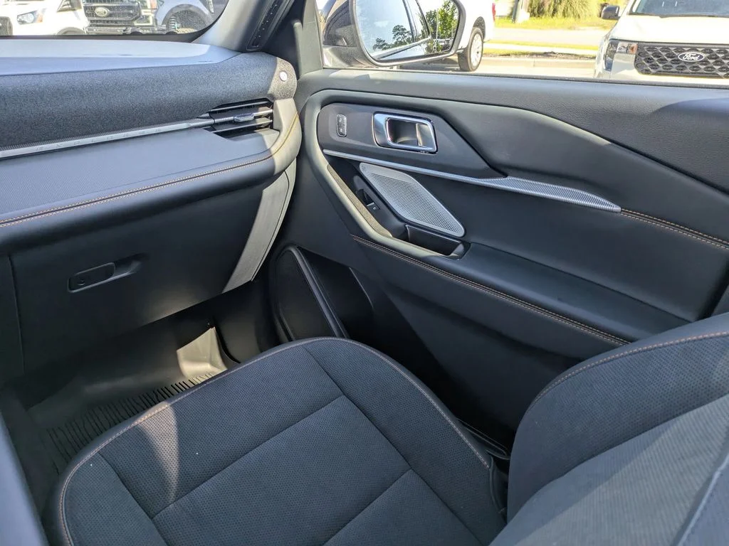 New 2026 Agate Black Metallic Ford Tremor image 21