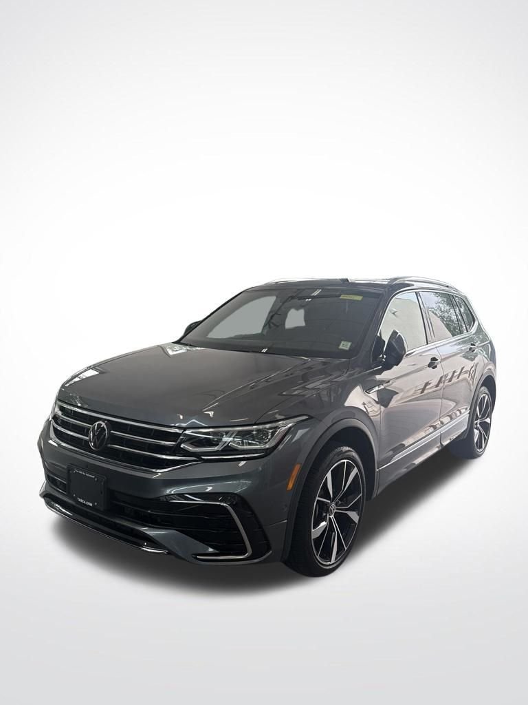 Used 2023 Gray Volkswagen 2.0T SEL R-Line image 3