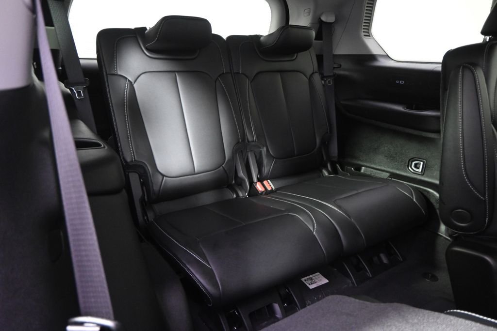 Used 2022 Gray Metallic Jeep Limited image 19