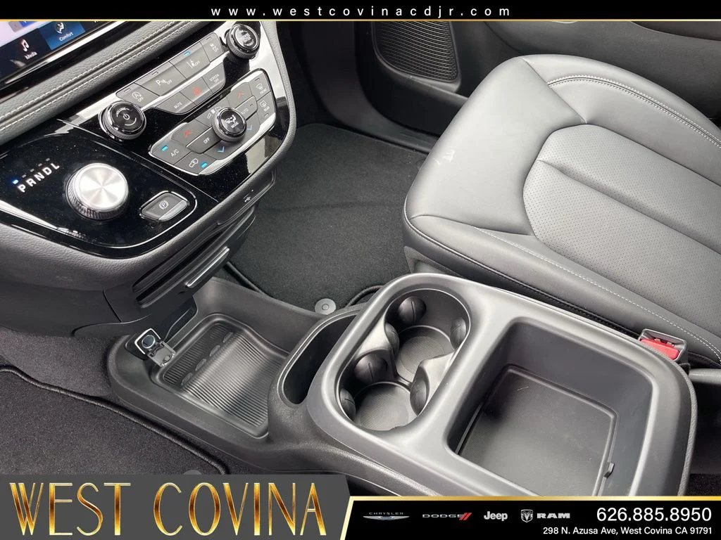 New 2026 Diamond Black Crystal Pearl-Coat Exterior Paint Chrysler Select image 19