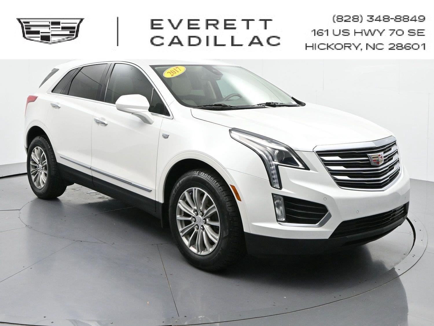 Used 2017 CRYSTAL WHITE TRICOAT Cadillac Luxury FWD image 1