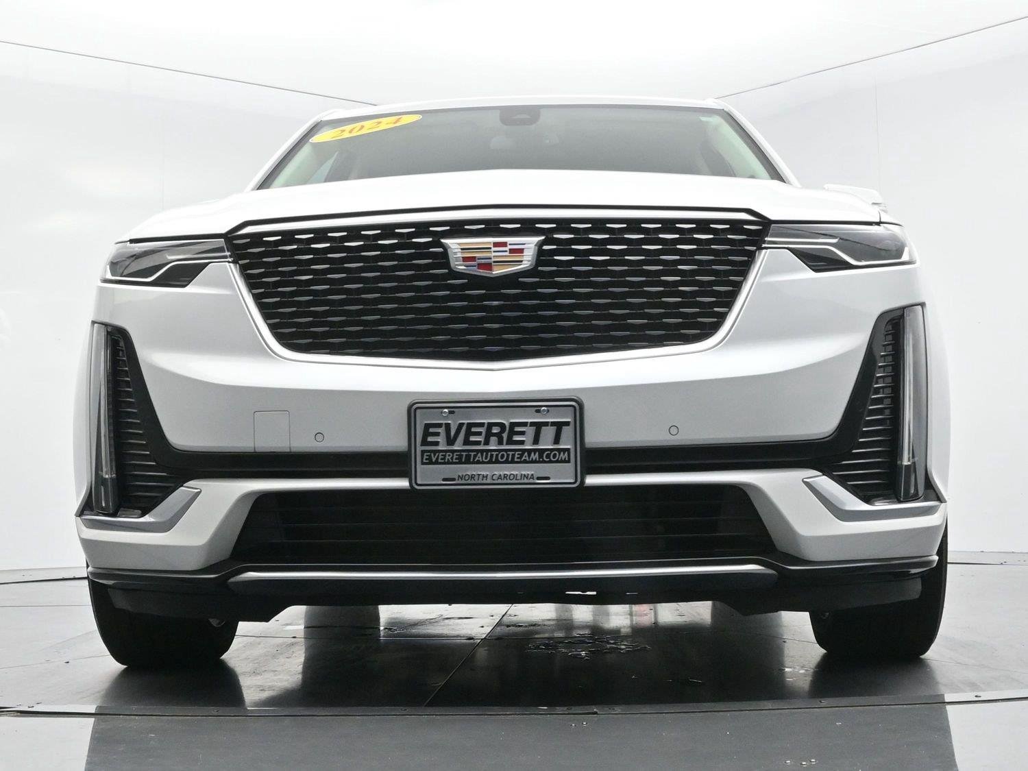 Used 2024 Crystal White Tricoat Cadillac Premium Luxury image 51